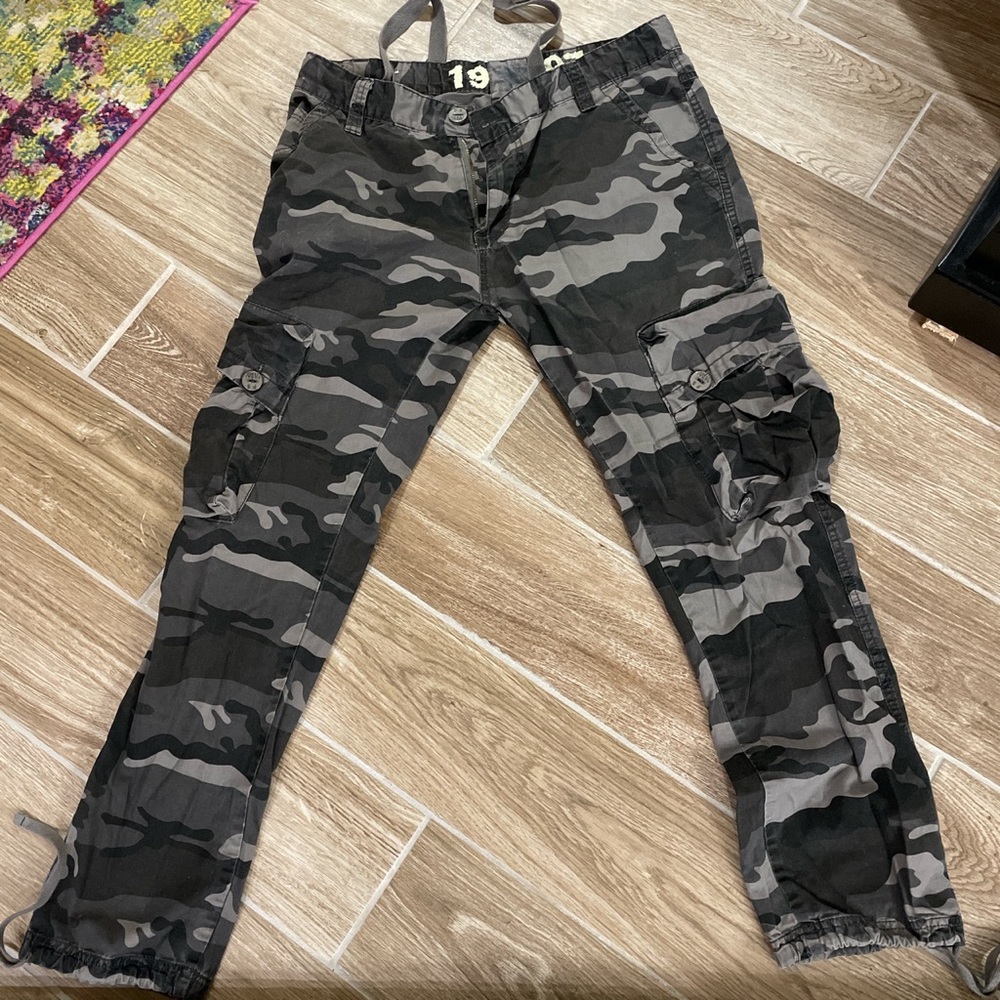 Women’s Camo Cargo Pants Size 34x30